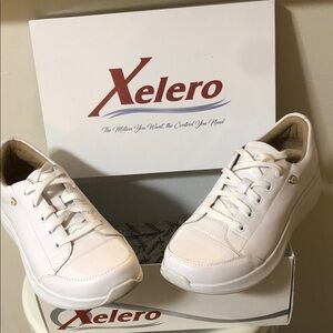 Xelero White Sneakers